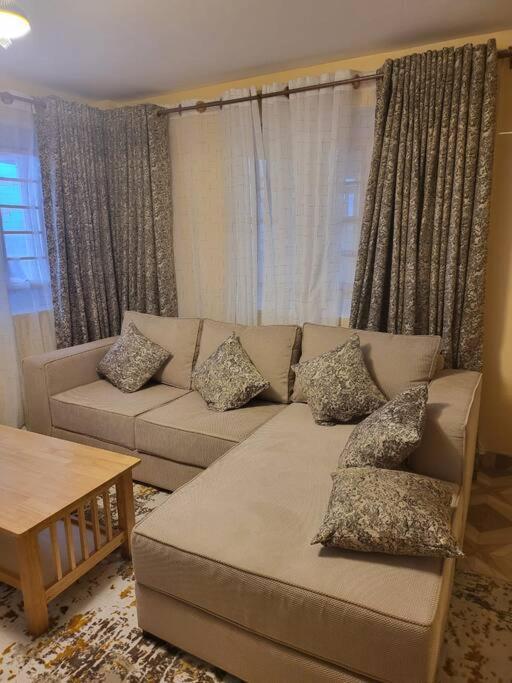 Amazon House 2 Bedroom House ナイバシャ エクステリア 写真