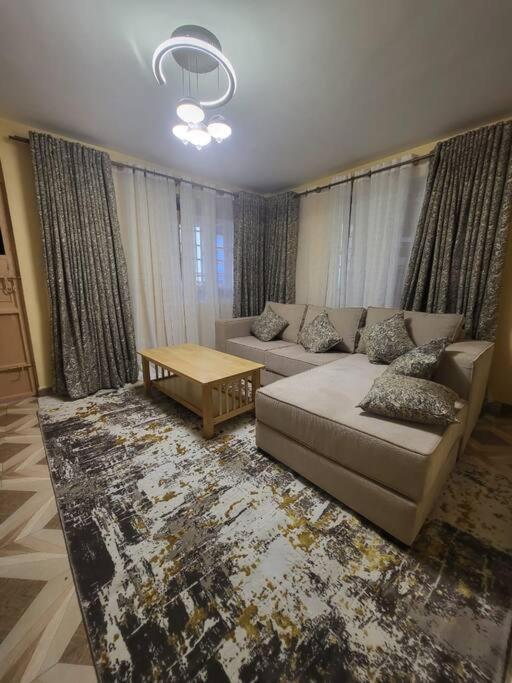 Amazon House 2 Bedroom House ナイバシャ エクステリア 写真